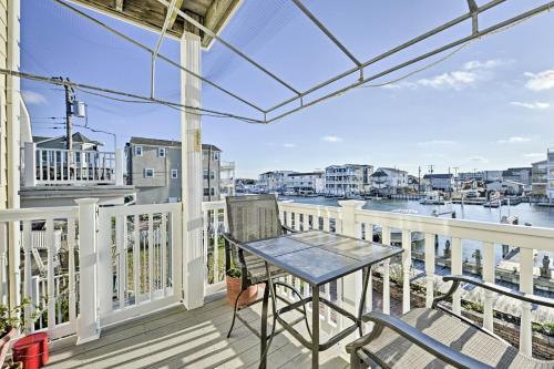 Waterfront Wildwood Home with Kayaks-Near Beach!