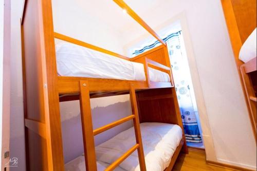1 bunk bed