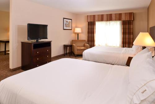 Holiday Inn Express & Suites Fairmont in Fairmont (WV)