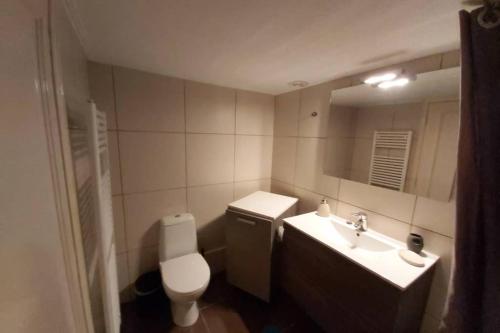 Luxury beachfront 3 bedroom apartment in Kavouri beach Athens - image 13