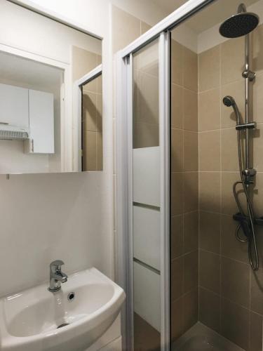 Beautiful bright studio near Montparnasse - image 2