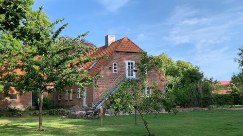 Pohled zvenku, Gutshof Rothensande in Waabs