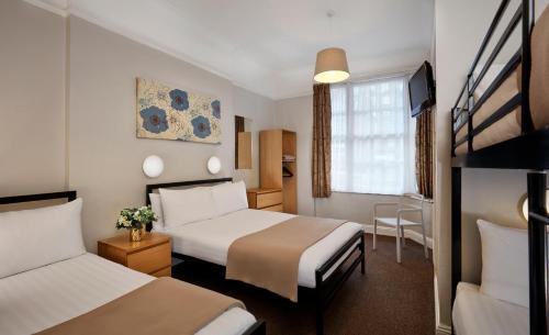 Lords Hotel - image 2