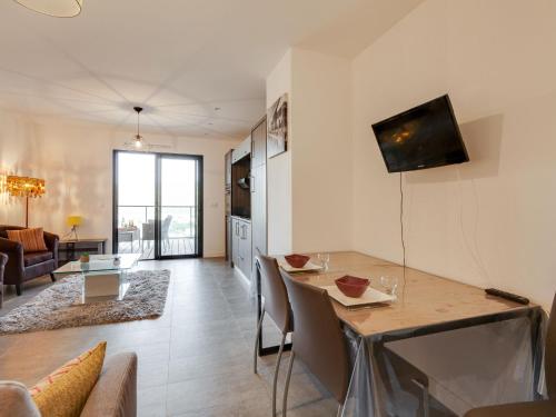 Studio Château-11 by Interhome 3