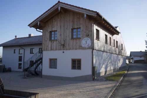 Appartement - Ferienwohnung - FeWo Obernkammer 6.7km von Pfaffing entfernt