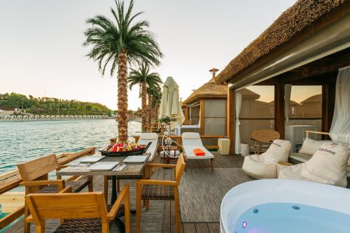 Karstais baseins, Cratos Premium Hotel Casino & SPA in Ozankoy