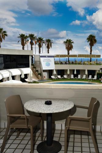 Superior Double or Twin Room with Pool View