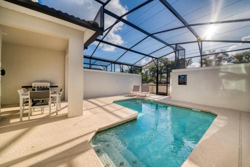 Spectacular 4-bedrooms home by Disney - image 4
