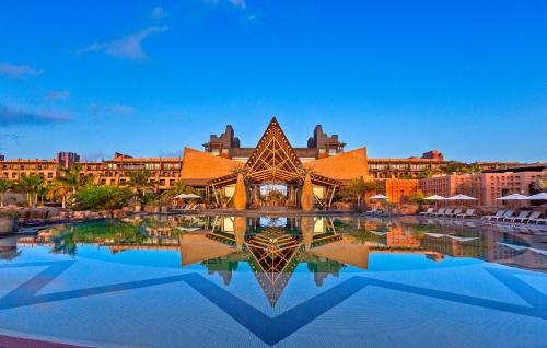 Lopesan Baobab Resort