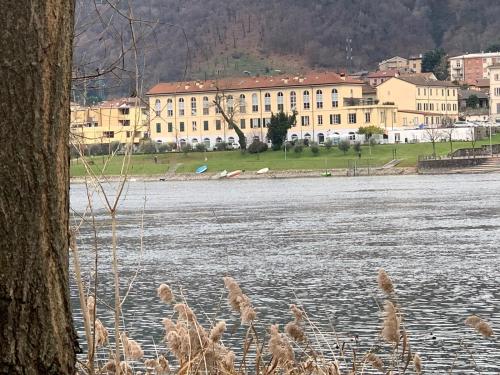 Camera doppia, vista sul lago