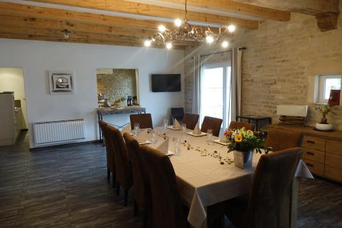 ベリン La Fompatoise 3つ星 ホテル プール