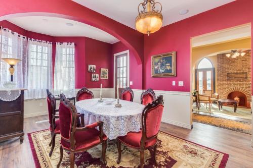 Norton Inn Bed & Breakfast and Wedding Venue