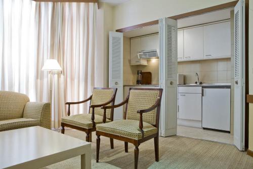 Suite (4 Adults) image 7