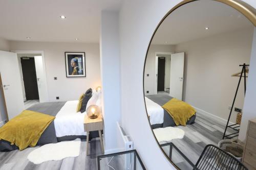 Birmingham NECAirport Interchange shortstay homebase - image 13