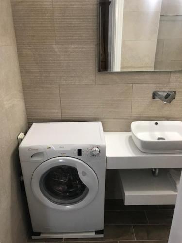 Regina Apartments 4