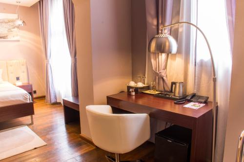 Double Room image 5