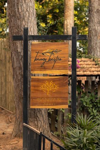 

Banyan House
