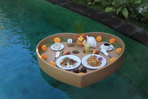 The Alus Cottage and Villa 5