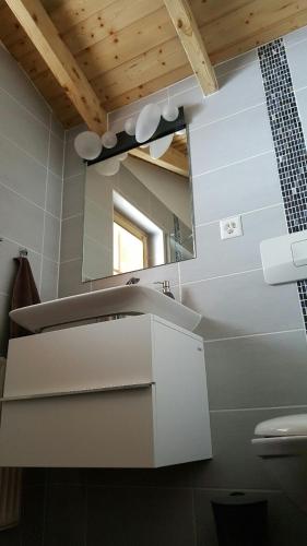 Fürdőszoba, Les Combles des Murailles in Champéry