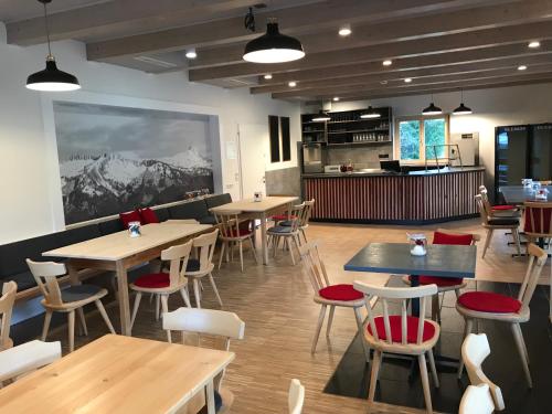 Étterem, Krähenberg am Rande der Wildnis (Krahenberg am Rande der Wildnis) in Sibratsgfall