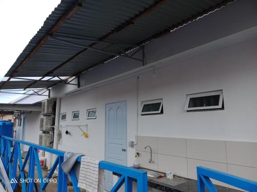 Ocean House in Semporna