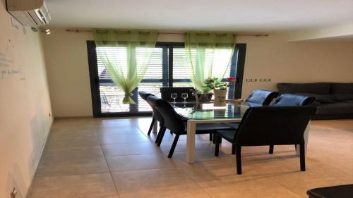 Fabuloso alojamiento compuesto por 4 chalets adosados de lujo en Panorámica Golf para 28 personas piscina con CIRCUITO SPA photo 3