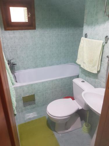 One-Bedroom Apartment image 9