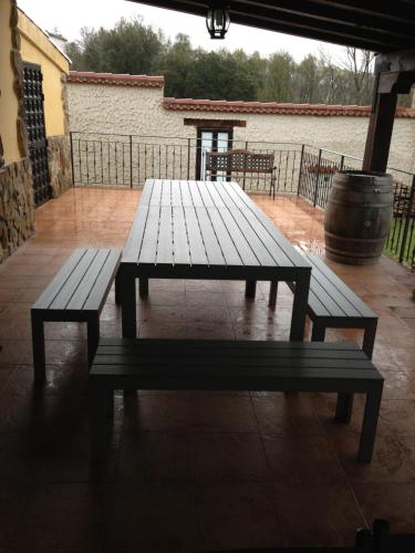 casa rio alberche y el cortijo de gredos in Navaluenga