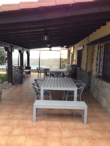 casa rio alberche y el cortijo de gredos in Navaluenga