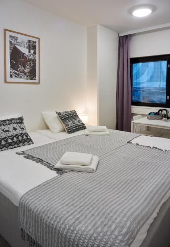 Double or twin room, with views, shared bathroom