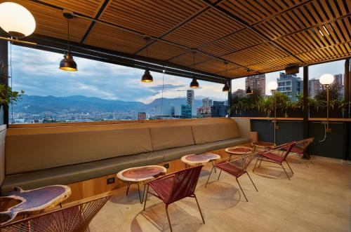 14 Urban Hotel