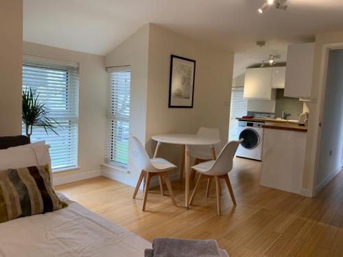 Clean, Contemporary Apartment, , Cambridgeshire