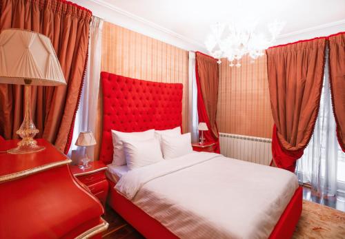 Eclat Luxury Hotel Room Type - Deluxe Double Room with Balcony