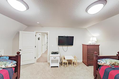 New Listing! The Martins’ Seaside Beach House home - image 3