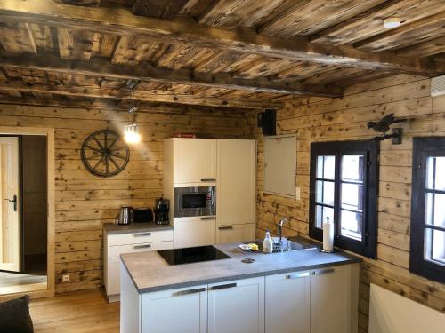 Kitchen, Stubihuettn in Hermagor