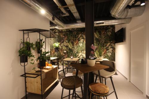 Közös társalgó / TV, VTZ The Botanic Hostel in Zaragoza