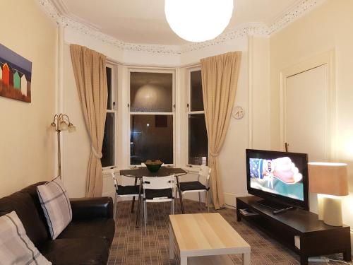 Glen Valley Self-Catering Apartment - Port Glasgow