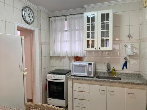 Lindo apartamento vista mar Pitangueiras Guaruja! in Pitangueiras