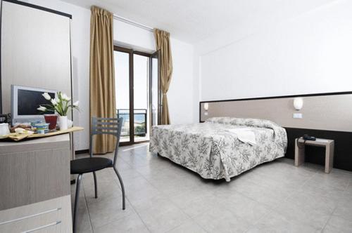 Hotel Rondine, Massa Carrara