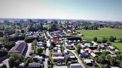 Camping les Charmilles in Houlle