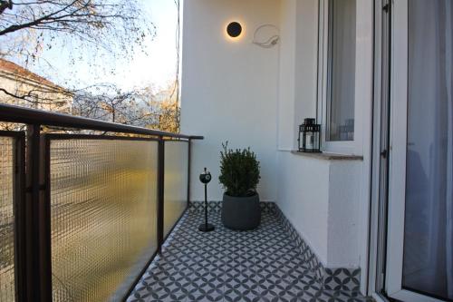 Central Residence - image 10