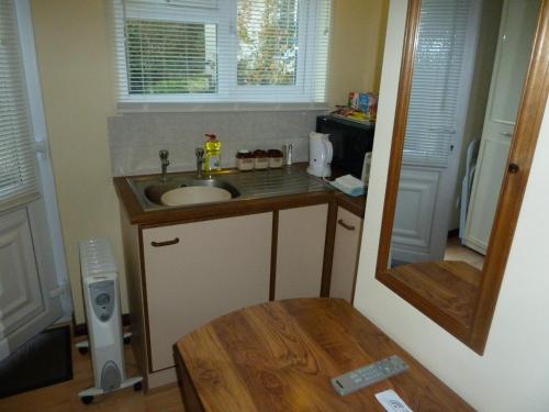 Hillside Self Catering - image 9