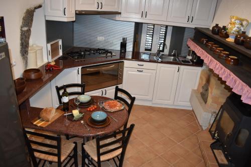 Villa Diny with Pool in ปิเนซิซี