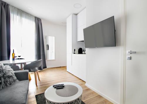 Main Square Modern Apartments 5