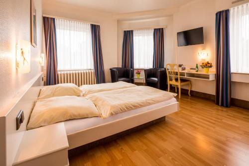 2 twin beds