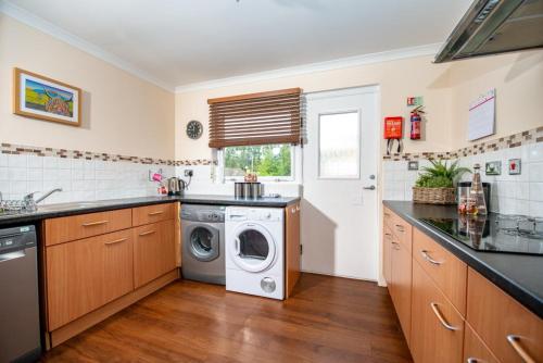 Silverglades Holiday Homes - image 6