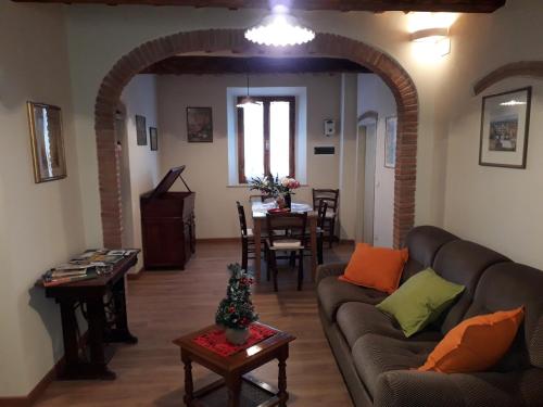 Dinas House Tuscany Holidays - Apartment - Terricciola