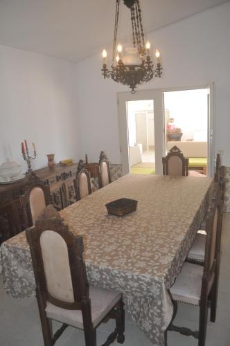 Casa Baleeira-Bright spacious beach house