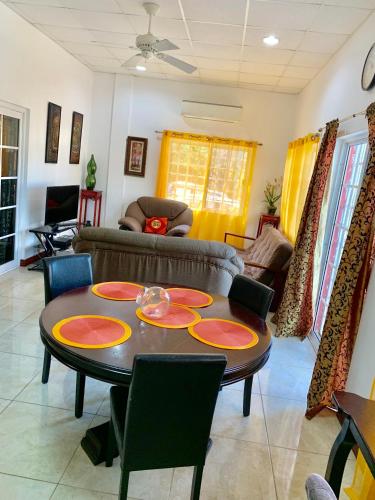 Chupaflor - Alexander Luxury & Executive Suites, Ciudad de Belice (foto 5)