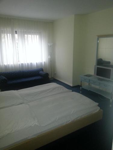 Hotelgarni Frankfurt - image 5